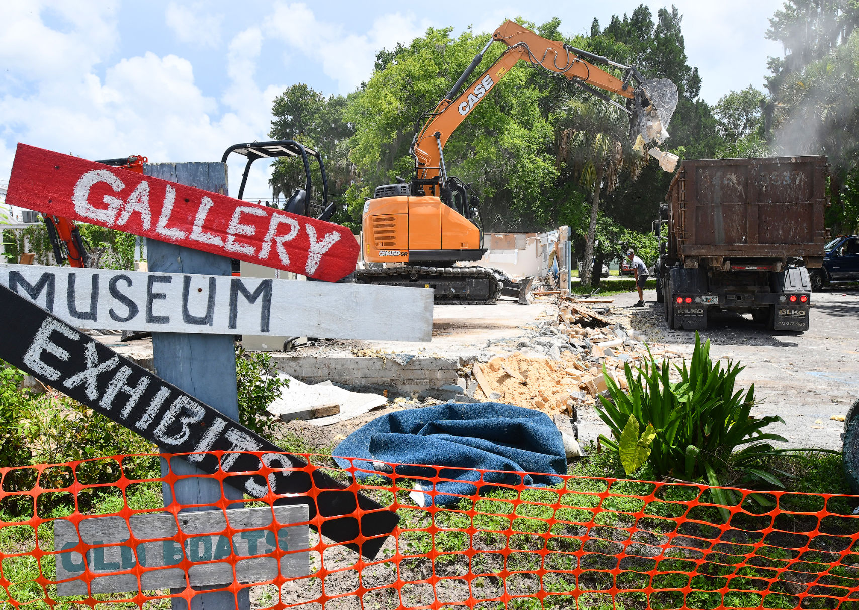 Old Chamber building demolished in Crystal River